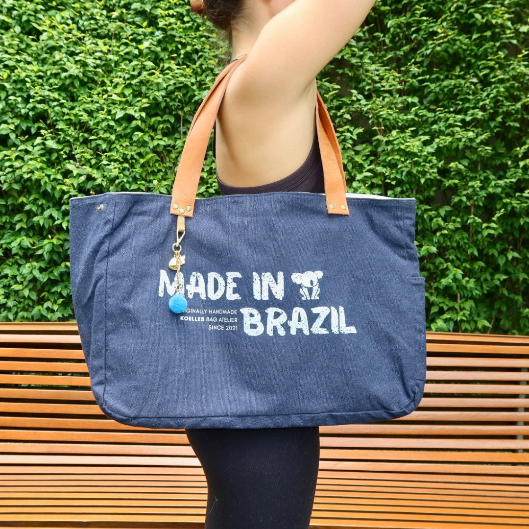 Bolsa Wallow Marinho com Alça de Couro Caramelo