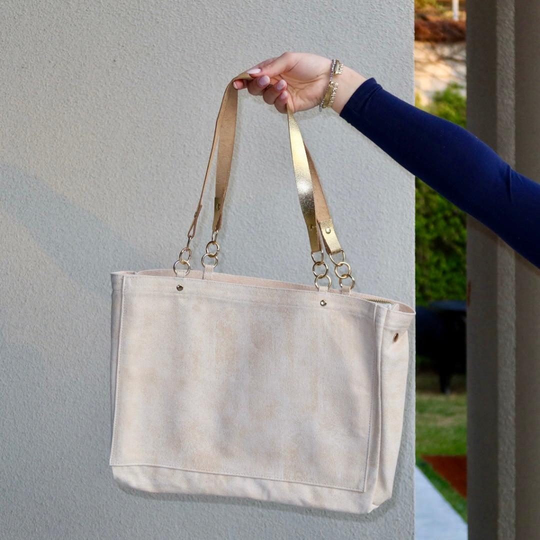 Bolsa Katrin Bege com Alças de Corrente e Couro Dourada