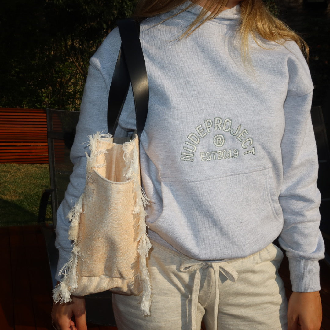 Bolsa Nuna Laranja com Alças de Couro Preto