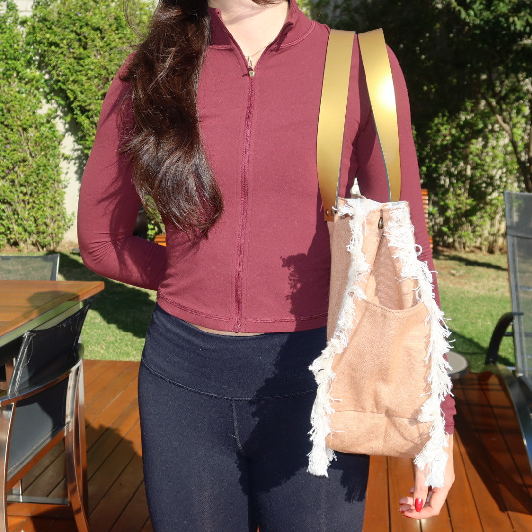 Bolsa Wallow Caramelo com Alça de Couro Dourado