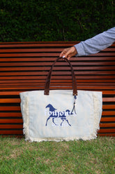 Bolsa Wallow Azul com Alça de Couro Marrom Vinil com Zíper