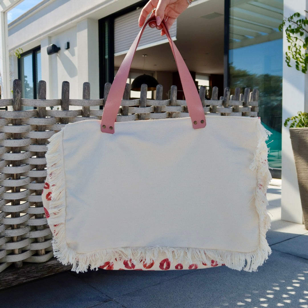 Bolsa Wallow Marilyn com Alça de Couro Rosa Claro