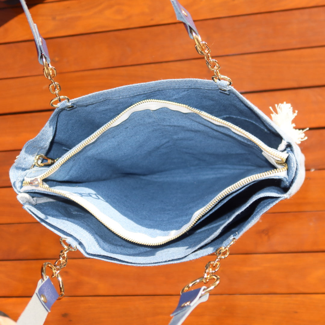 Bolsa Katrin Jeans Claro com Alças de Corrente e Couro Marinho
