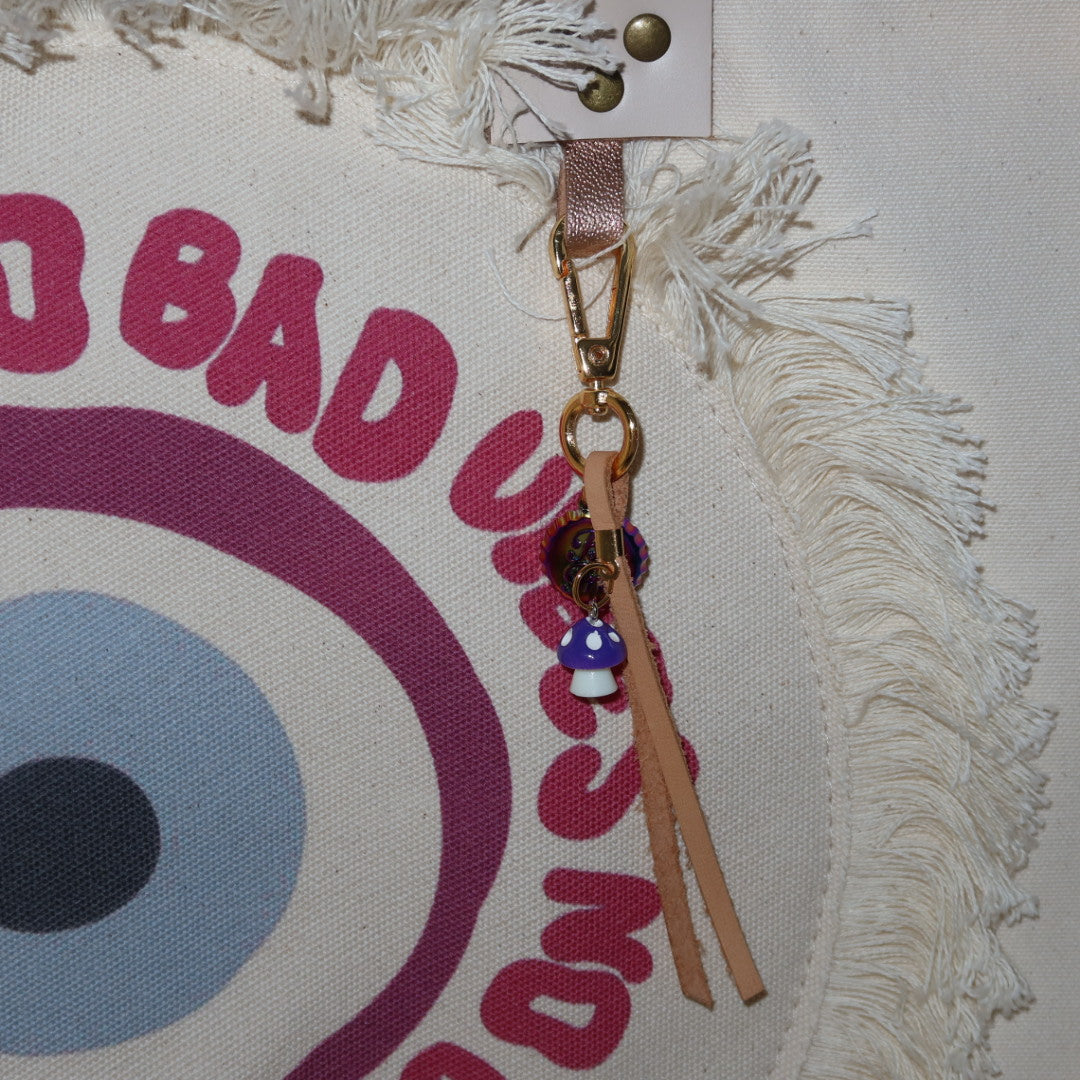 Bolsa Wallow Good Vibes Rosa com Alça de Couro Off White com Zíper