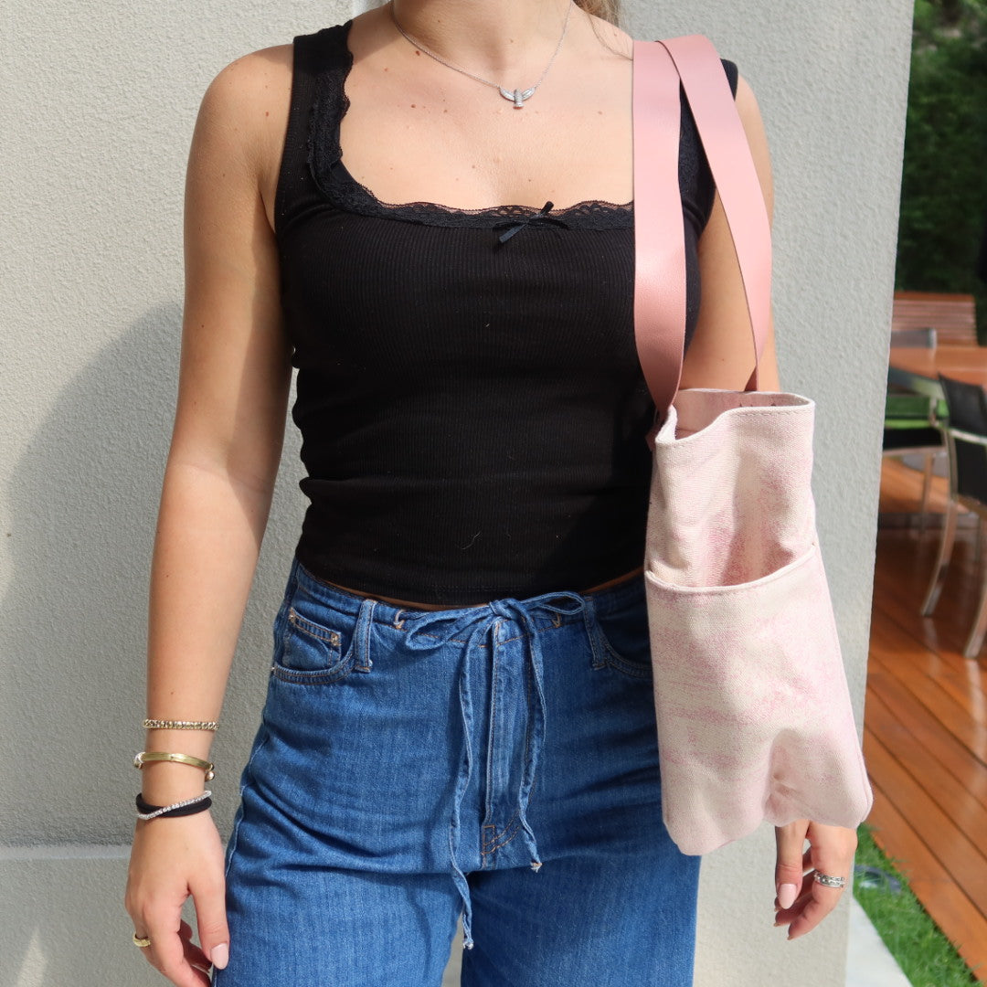 Bolsa Nuna Lilac com Alças de Couro Rosa Claro