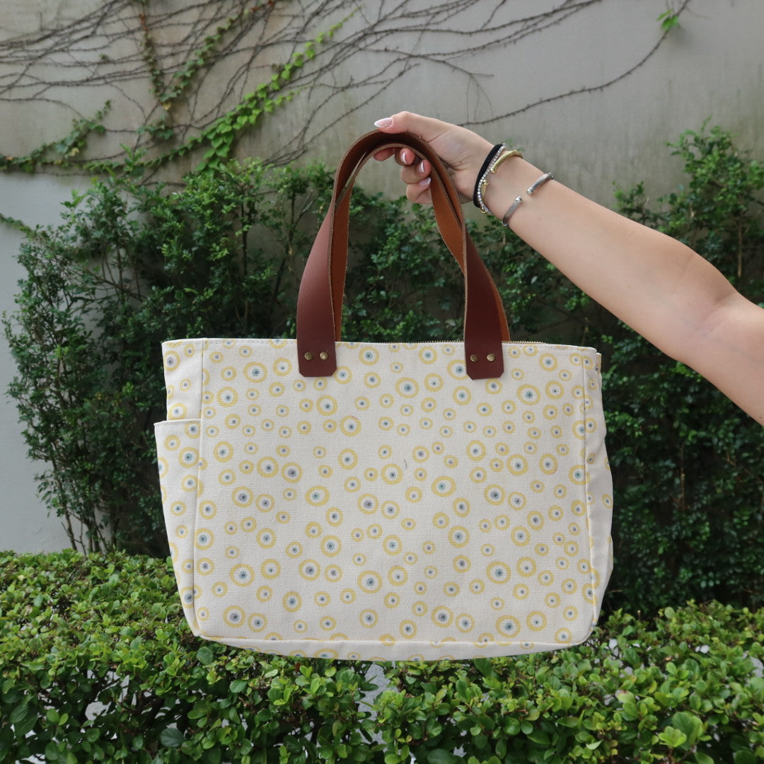 Bolsa Nuna Good Vibes Amarela com Alças de Couro Marrom