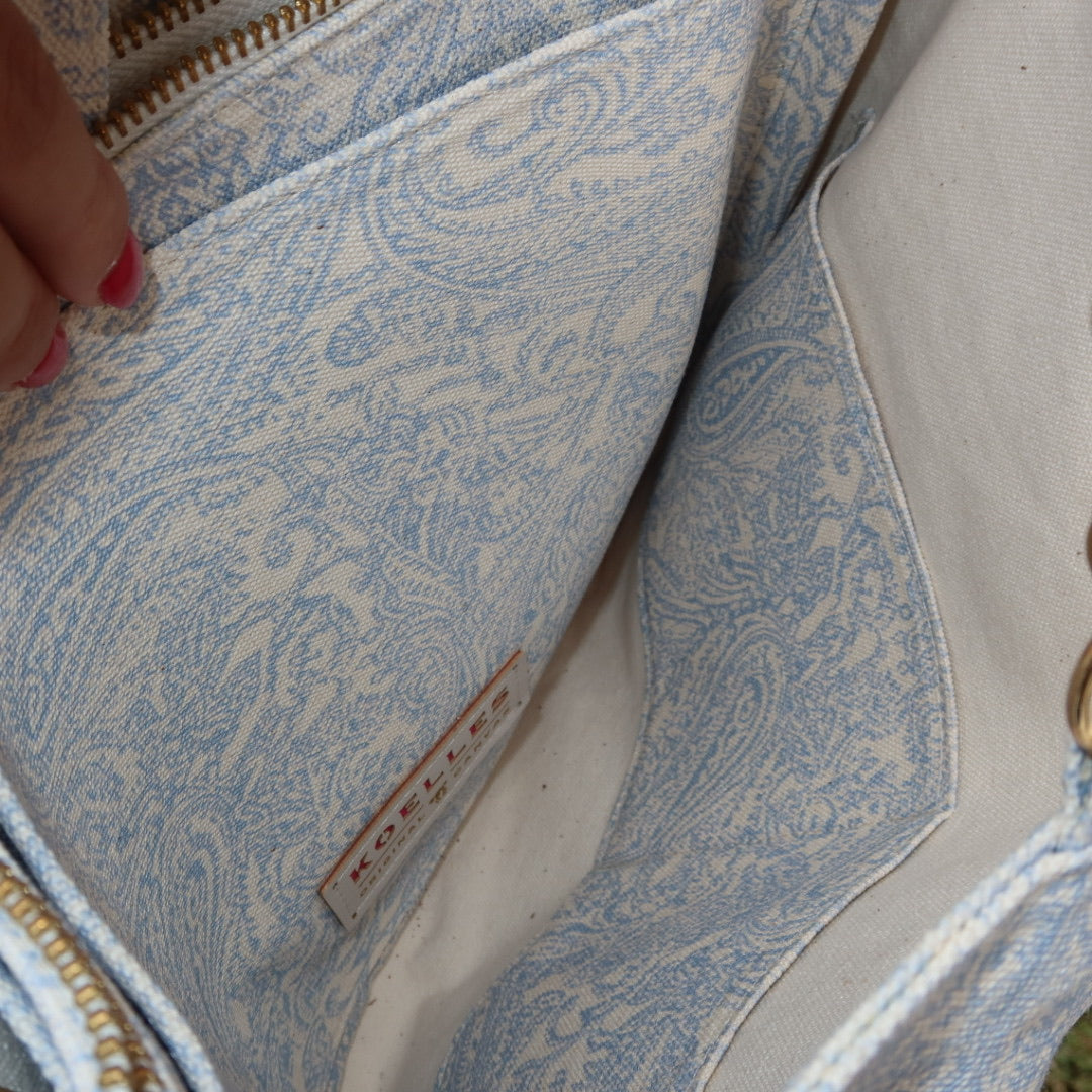 Bolsa Katrin Arabesque Azul com Alças de Corrente e Couro Marinho e Branco