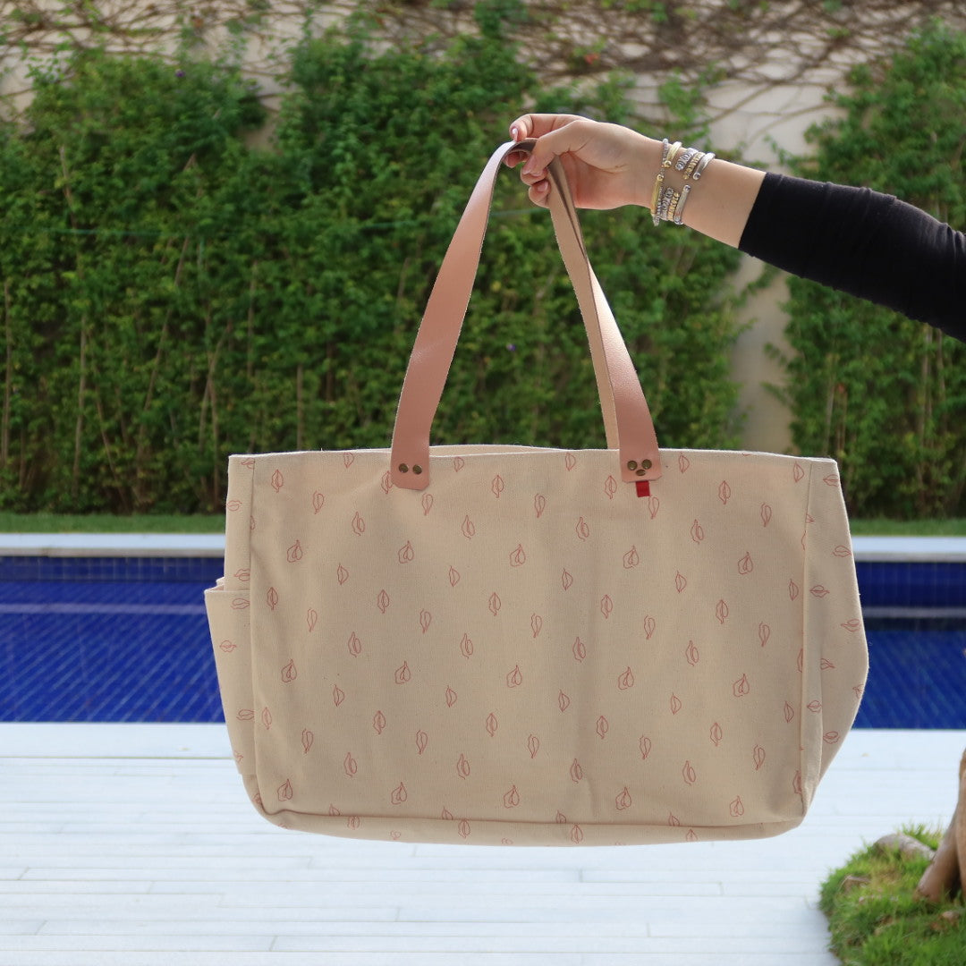 Bolsa Wallow Beijinho Rosa com Alça de Couro Rosa Claro