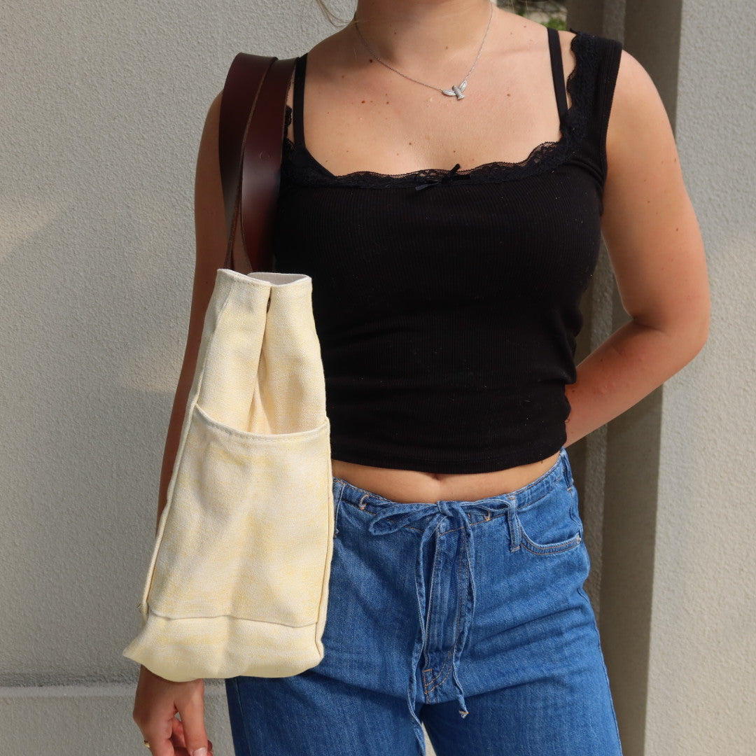 Bolsa Wallow Amarela com Alça de Couro Marrom