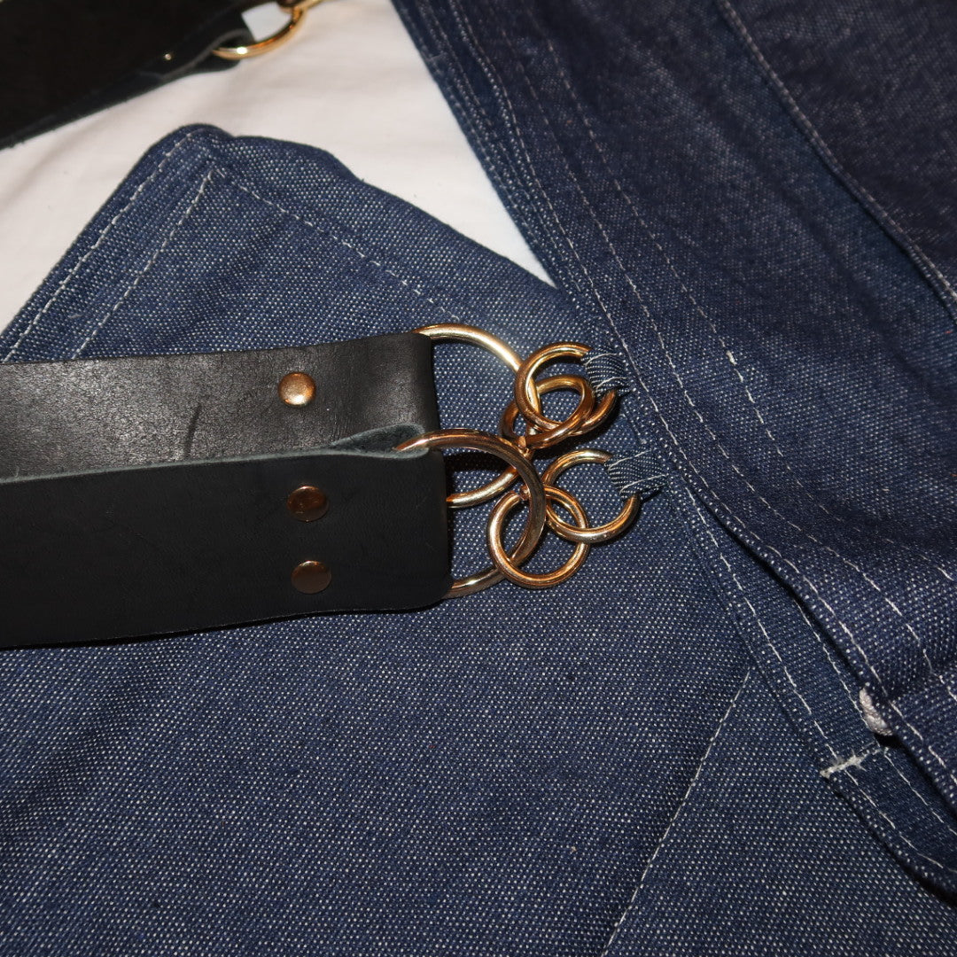 Bolsa Katrin Jeans Escuro PET com Alças de Corrente e Couro Preto