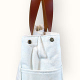 Bolsa Wallow Azul com Alça de Couro Marrom