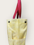Bolsa Wallow Amarela com Alça de Couro Rosa Choque