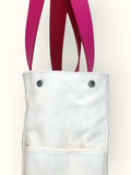 Bolsa Wallow Bege com Alça de Couro Rosa