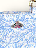 Bolsa Katrin Arabesque Azul com Alças de Corrente e Couro Azul Claro