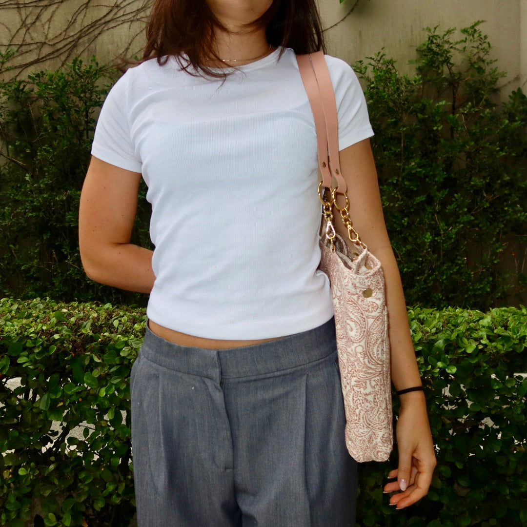 Bolsa Katrin Arabesque Terracota com Alças de Corrente e Couro Rosa Claro