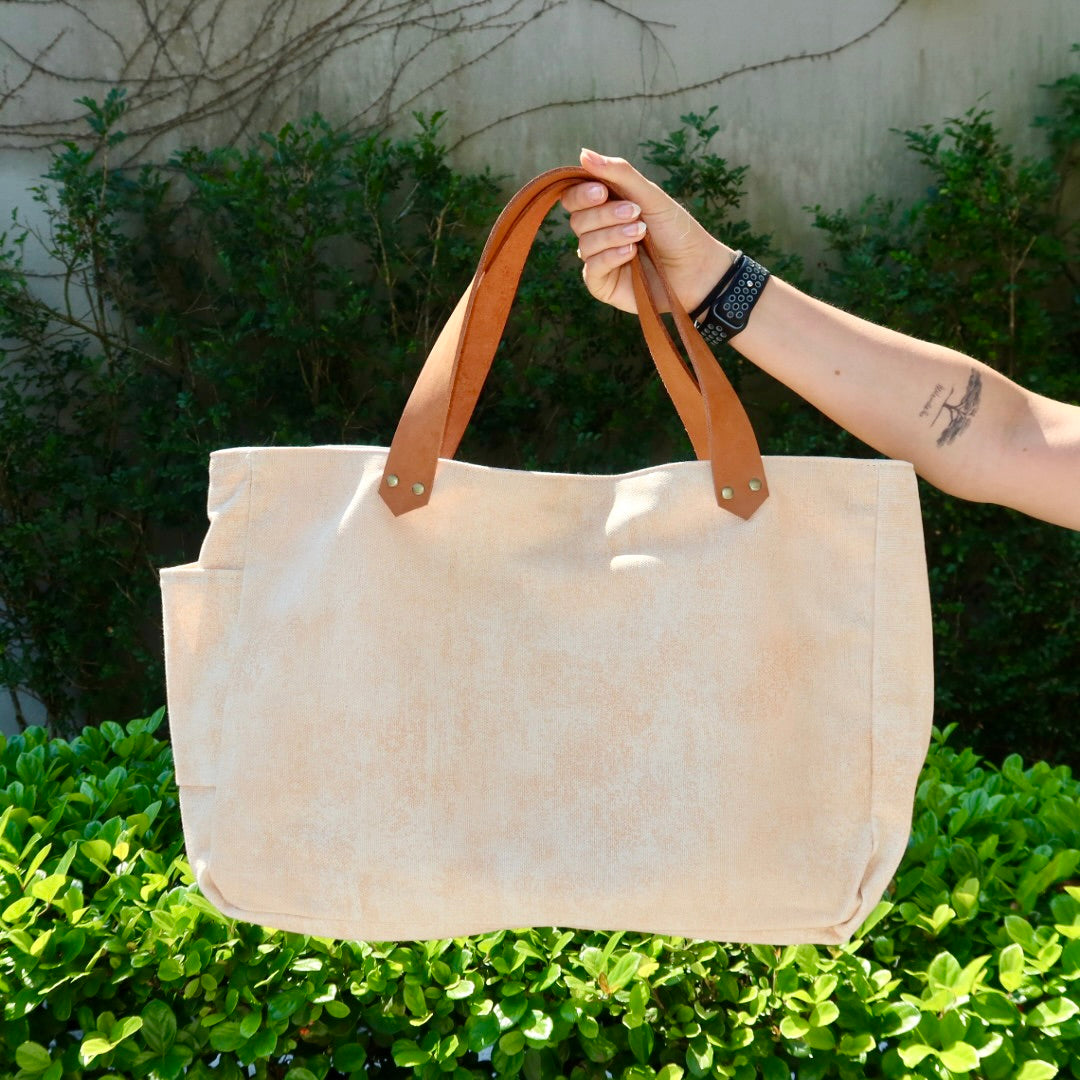 Bolsa Wallow Laranja com Alça de Couro Caramelo