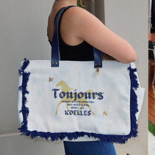 Bolsa Wallow Azul com Alça de Couro Marinho com Zíper