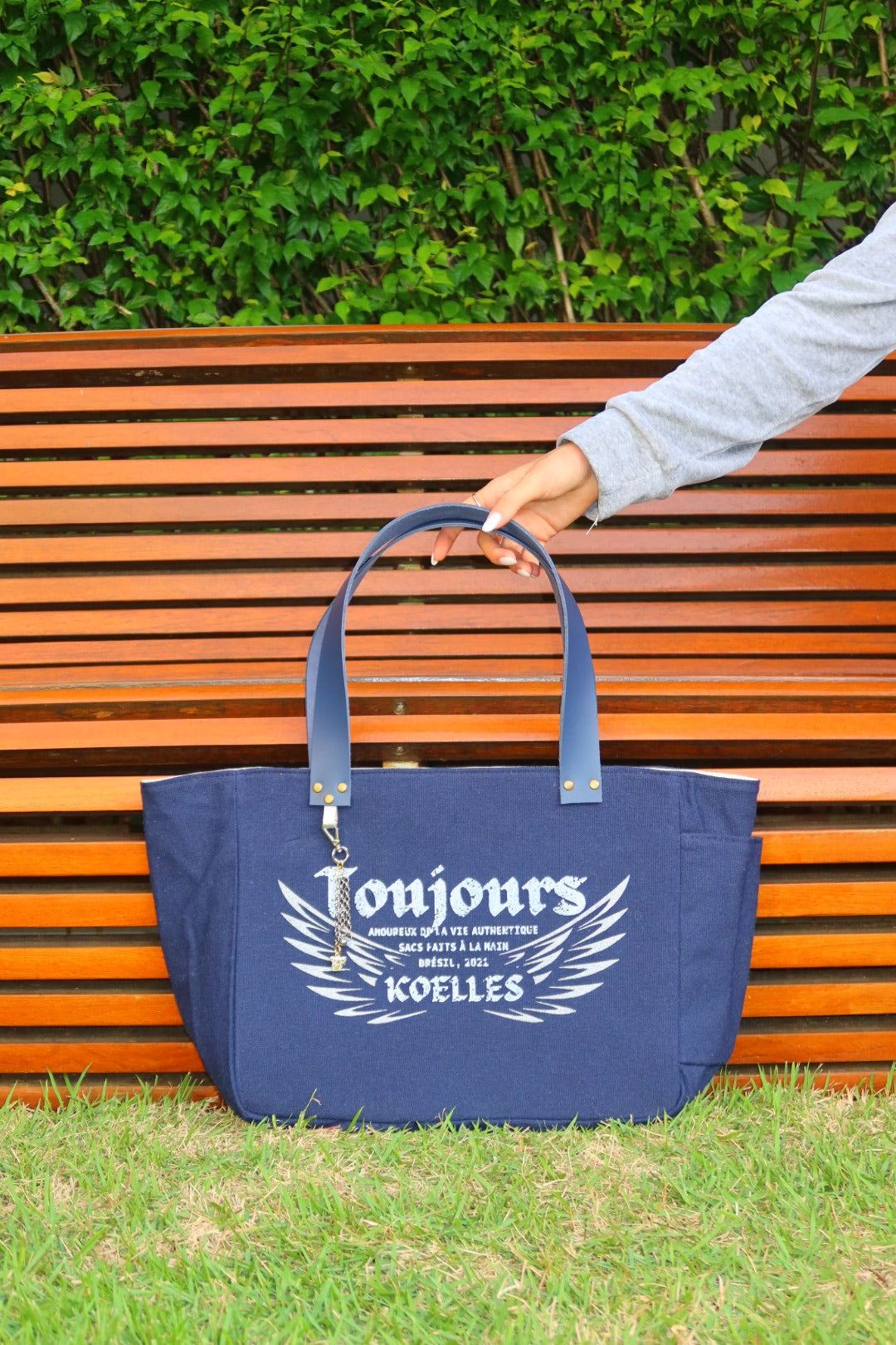 Bolsa Nuna Marinho com Alças de Couro Marinho