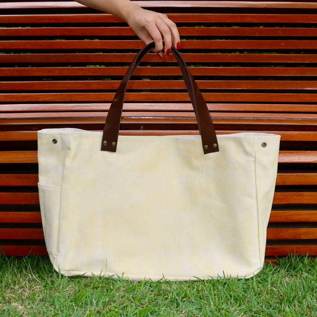 Bolsa Wallow Amarela com Alça de Couro Marrom Escuro