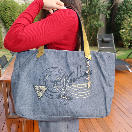 Bolsa Wallow Cinza com Alça de Couro Dourado