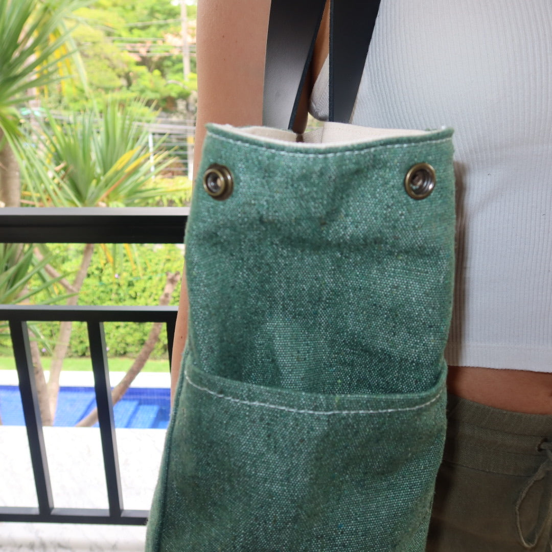 Bolsa Wallow Oliva com Alça de Couro Preto
