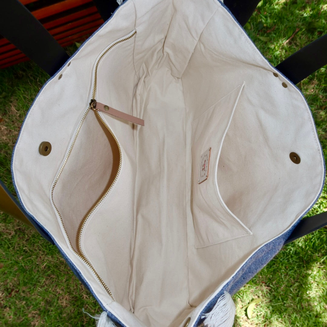 Bolsa Wallow Jeans Claro com Alça de Couro Dourado