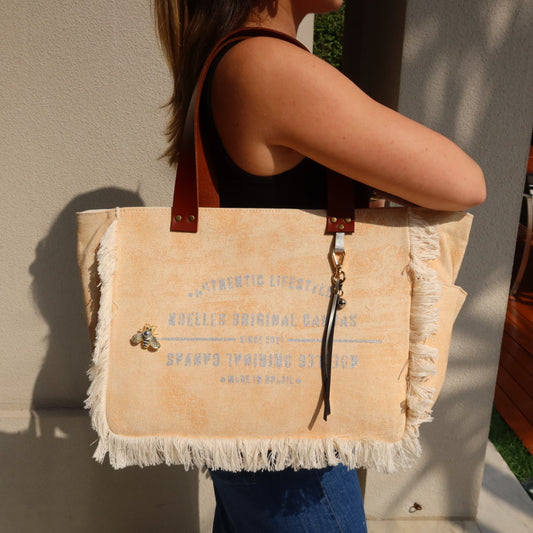 Bolsa Nuna Laranja com Alças de Couro Marrom