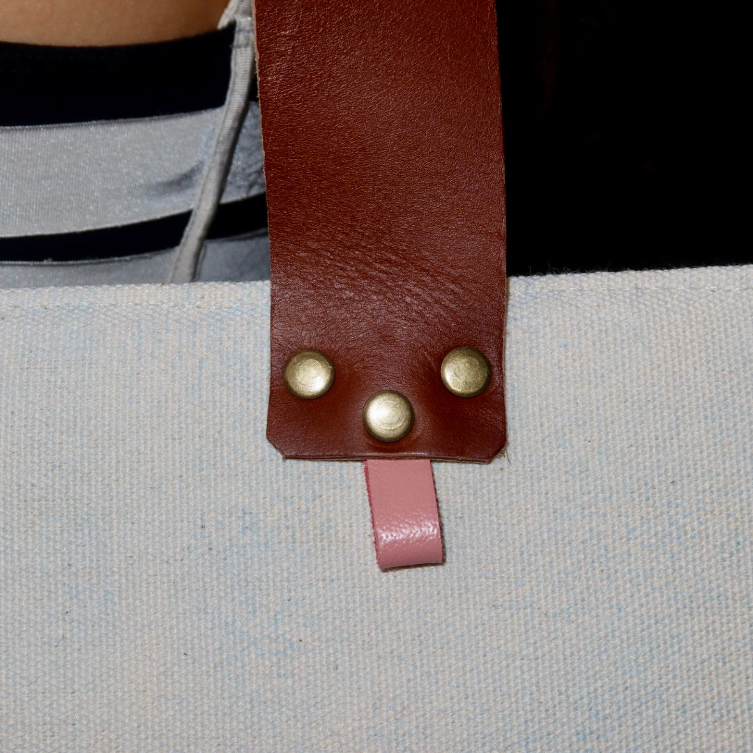 Bolsa Nuna Aqua com Alças de Couro Marrom