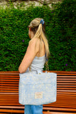 Bolsa Katrin Arabesque Azul com Alças de Corrente e Couro Marinho