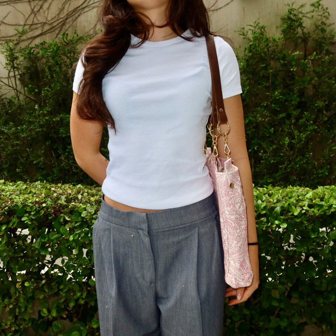 Bolsa Katrin Arabesque Rosa com Alças de Corrente e Couro Caramelo