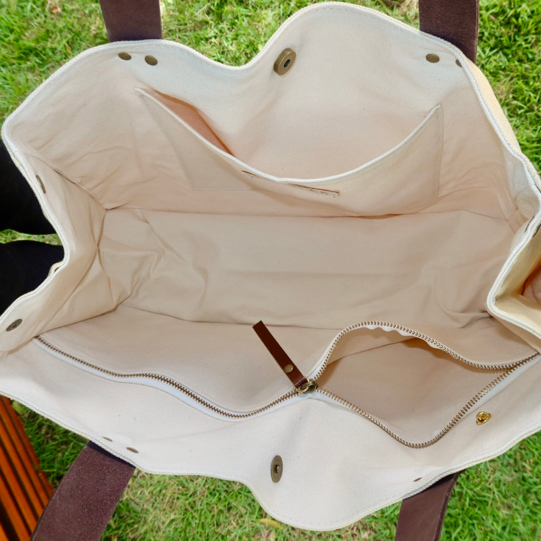 Bolsa Wallow Amarelo com Alça de Couro Marrom Escuro Vinil