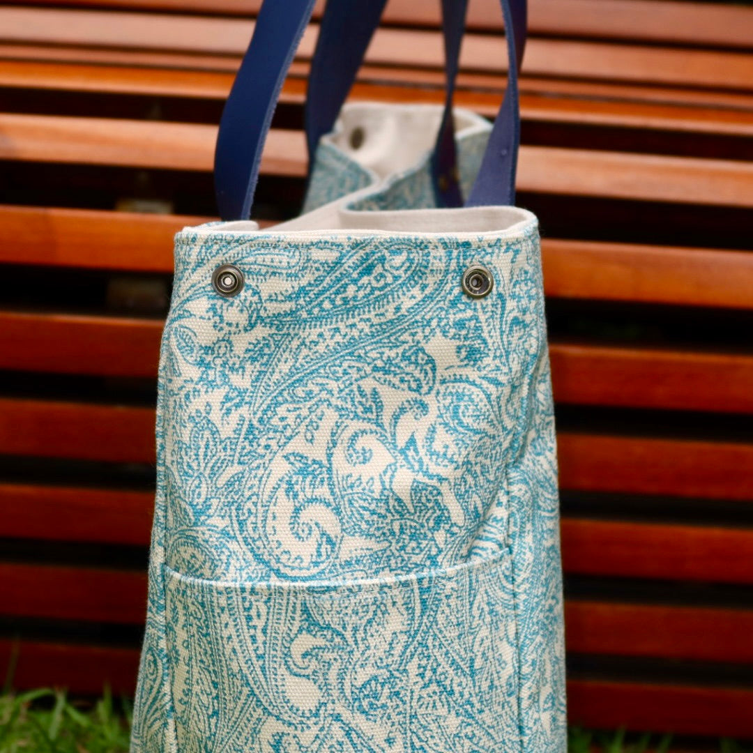 Bolsa Wallow Arabesque Turquesa com Alça de Couro Marinho