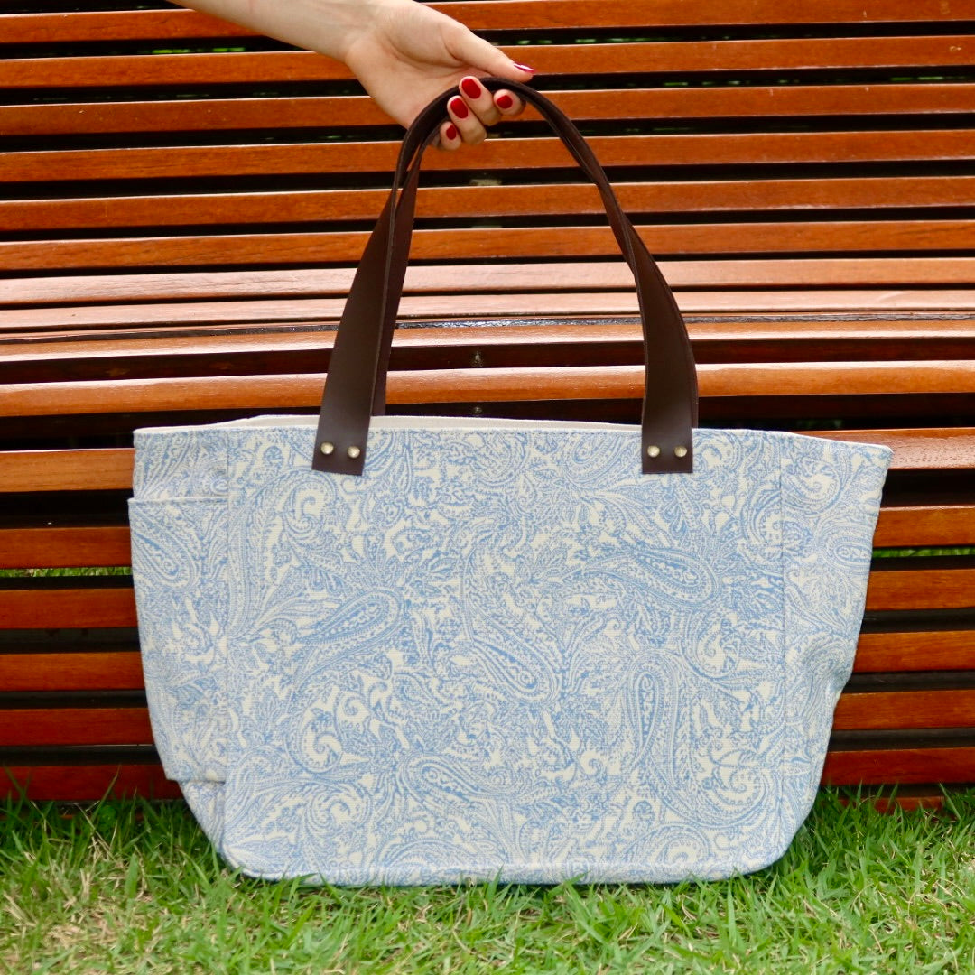 Bolsa Nuna Arabesque Azul com Alças de Couro Marrom Escuro