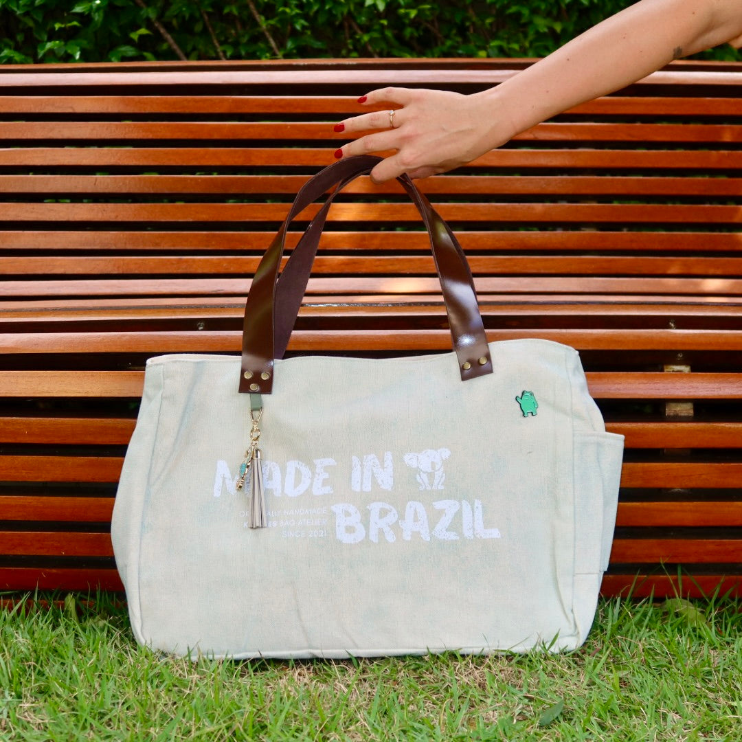 Bolsa Wallow Aqua com Alça de Couro Marrom Vinil