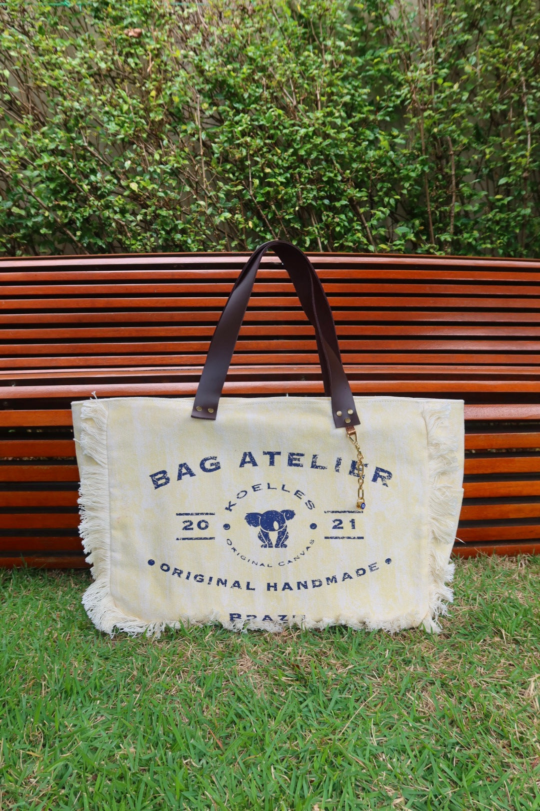 Bolsa Wallow Amarelo com Alça de Couro Marrom Escuro com Zíper