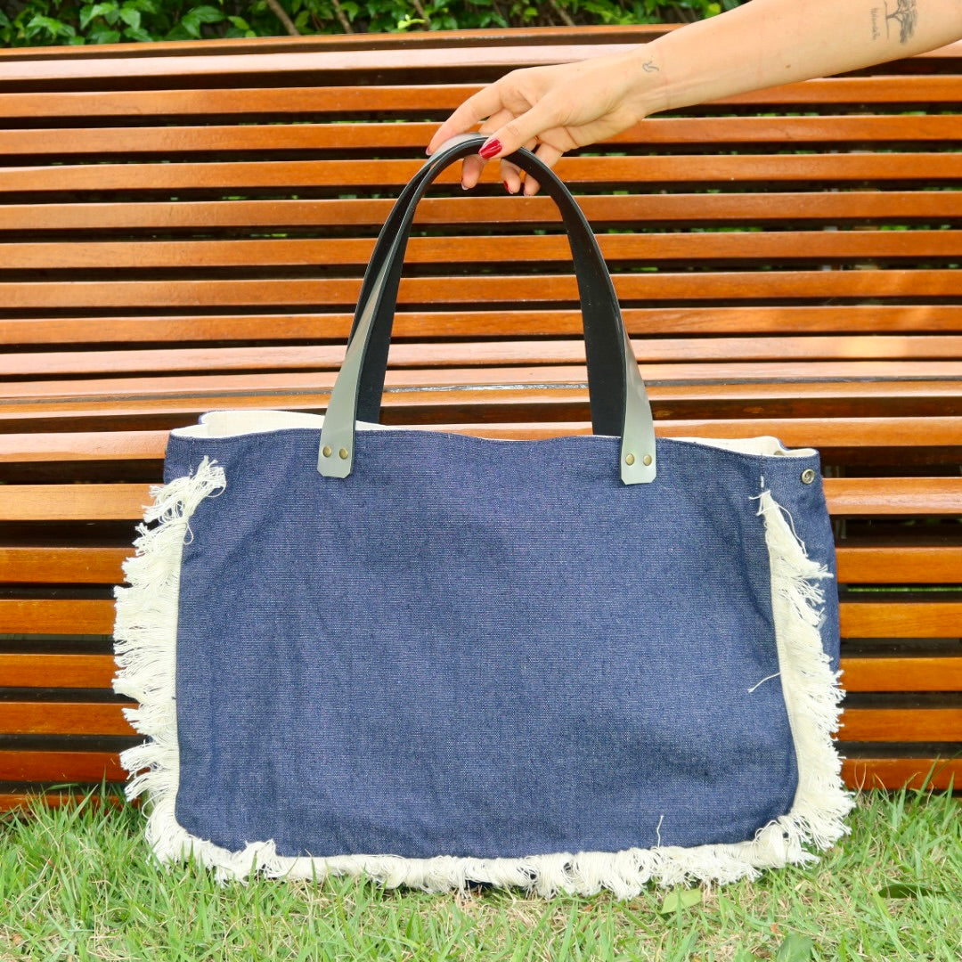 Bolsa Wallow Jeans com Alça de Couro Prata