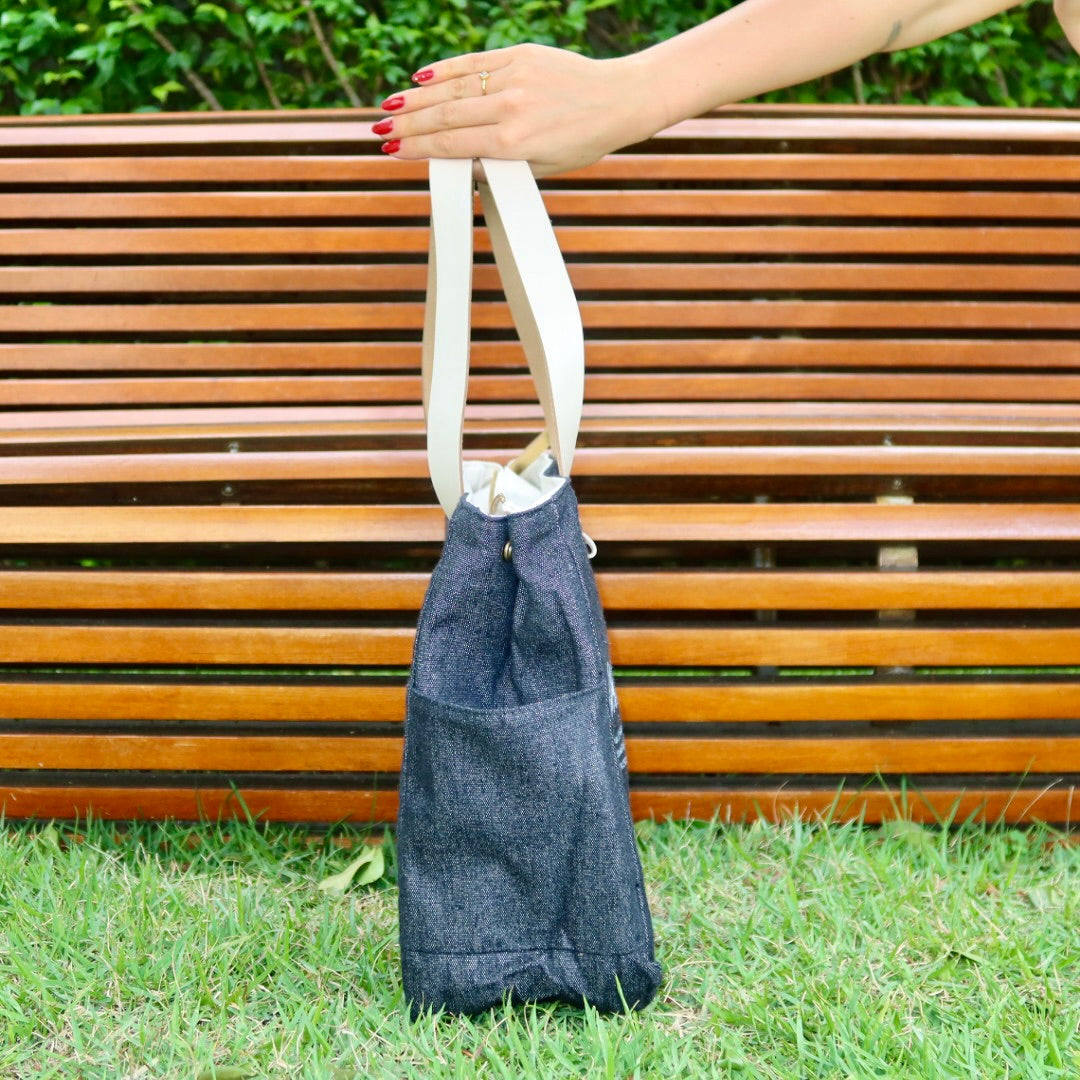Bolsa Wallow Jeans Preto com Alça de Couro Bege com Zíper