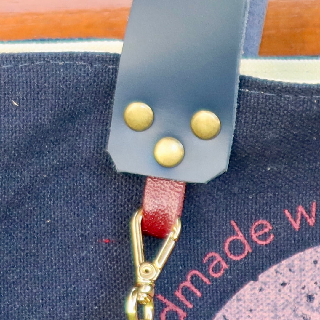 Bolsa Wallow Marinho com Alça de Couro Marinho