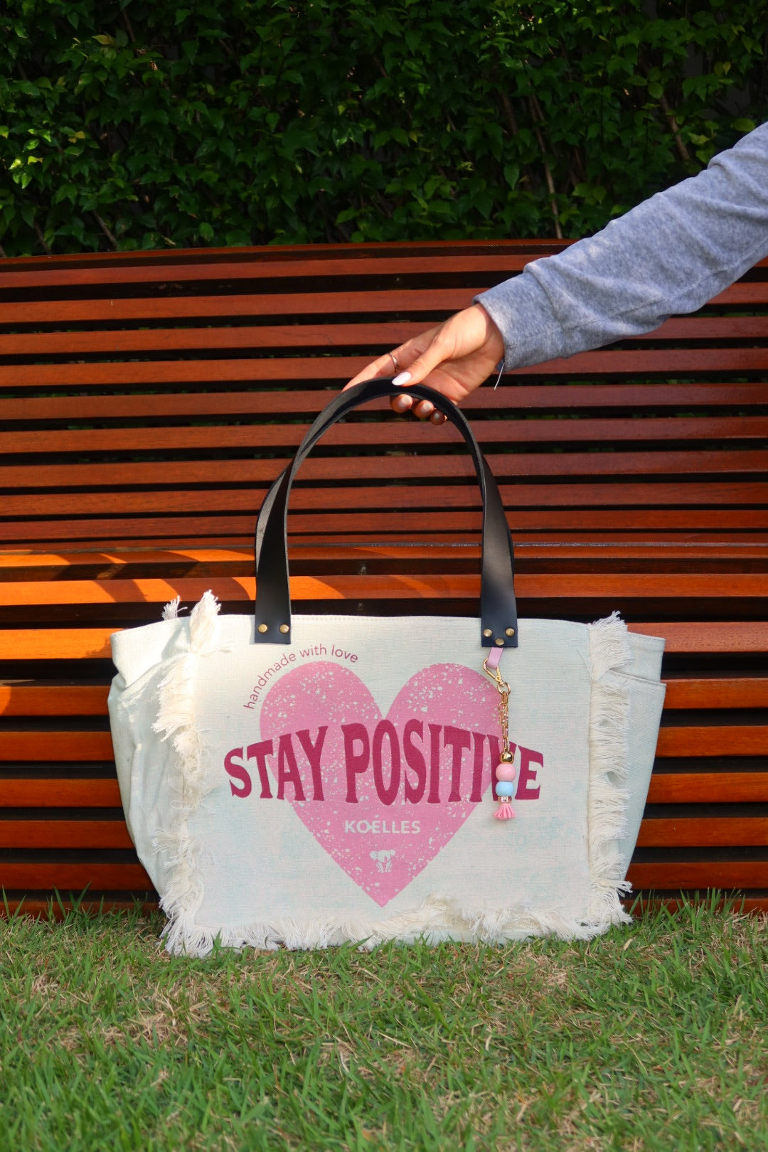 Bolsa Nuna Aqua com Alças de Couro Preto