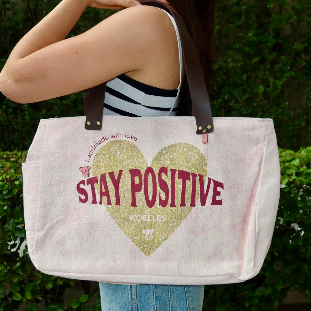 Bolsa Wallow Lilac com Alça de Couro Marrom Escuro