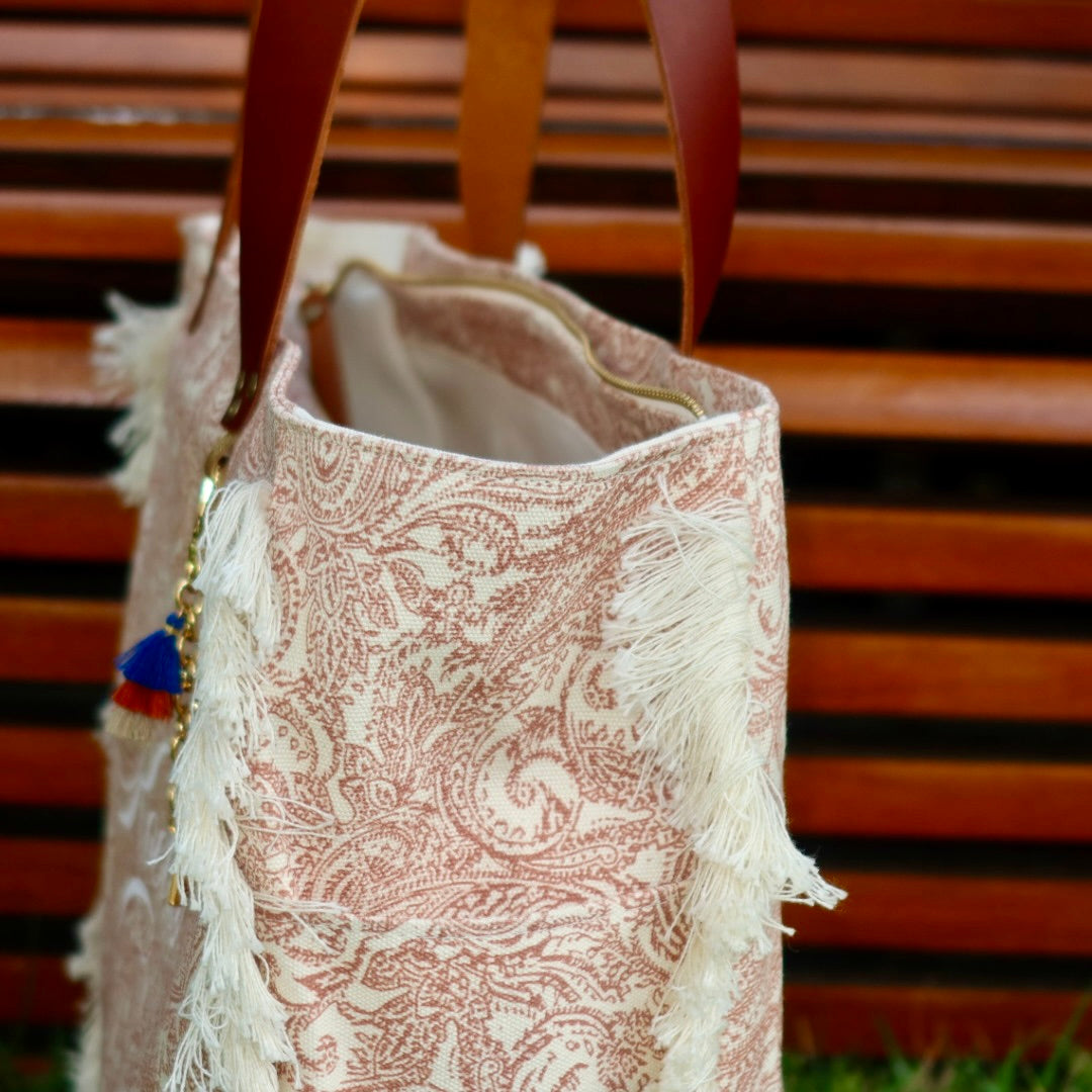 Bolsa Wallow Arabesque Terracota com Alça de Couro Marrom com Zíper