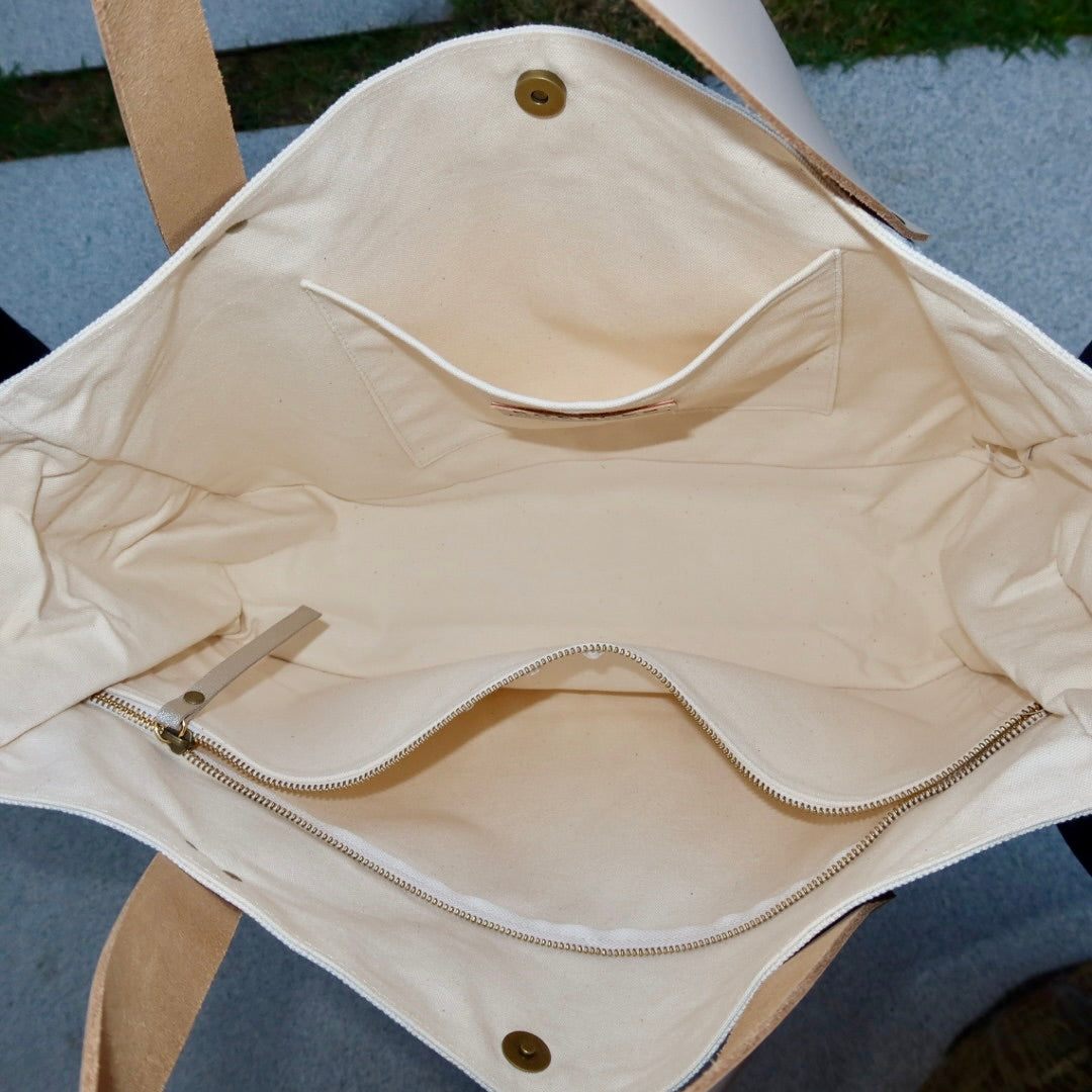 Bolsa Wallow Azul com Alça de Couro Off White