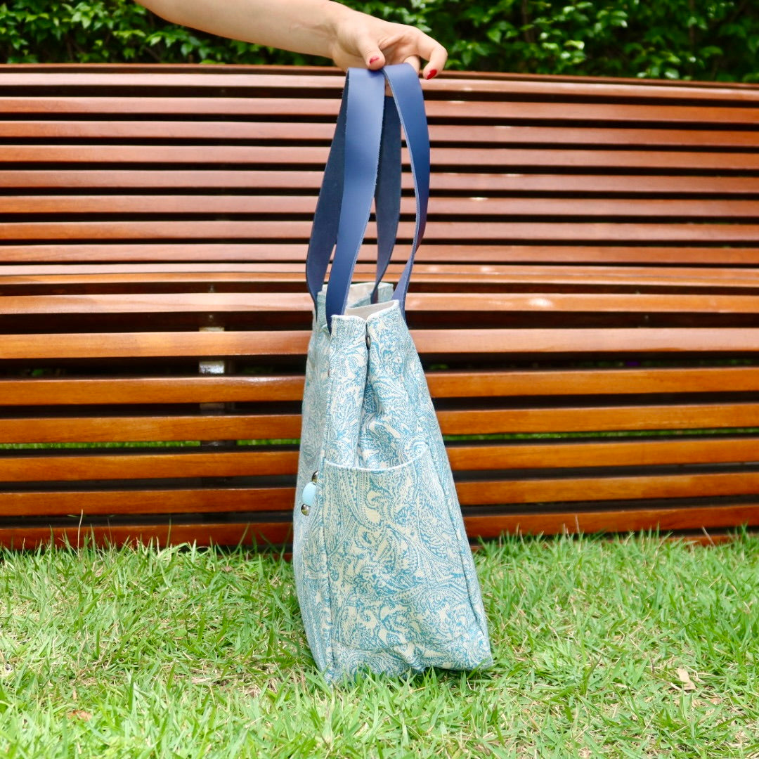 Bolsa Wallow Arabesque Turquesa com Alça de Couro Marinho