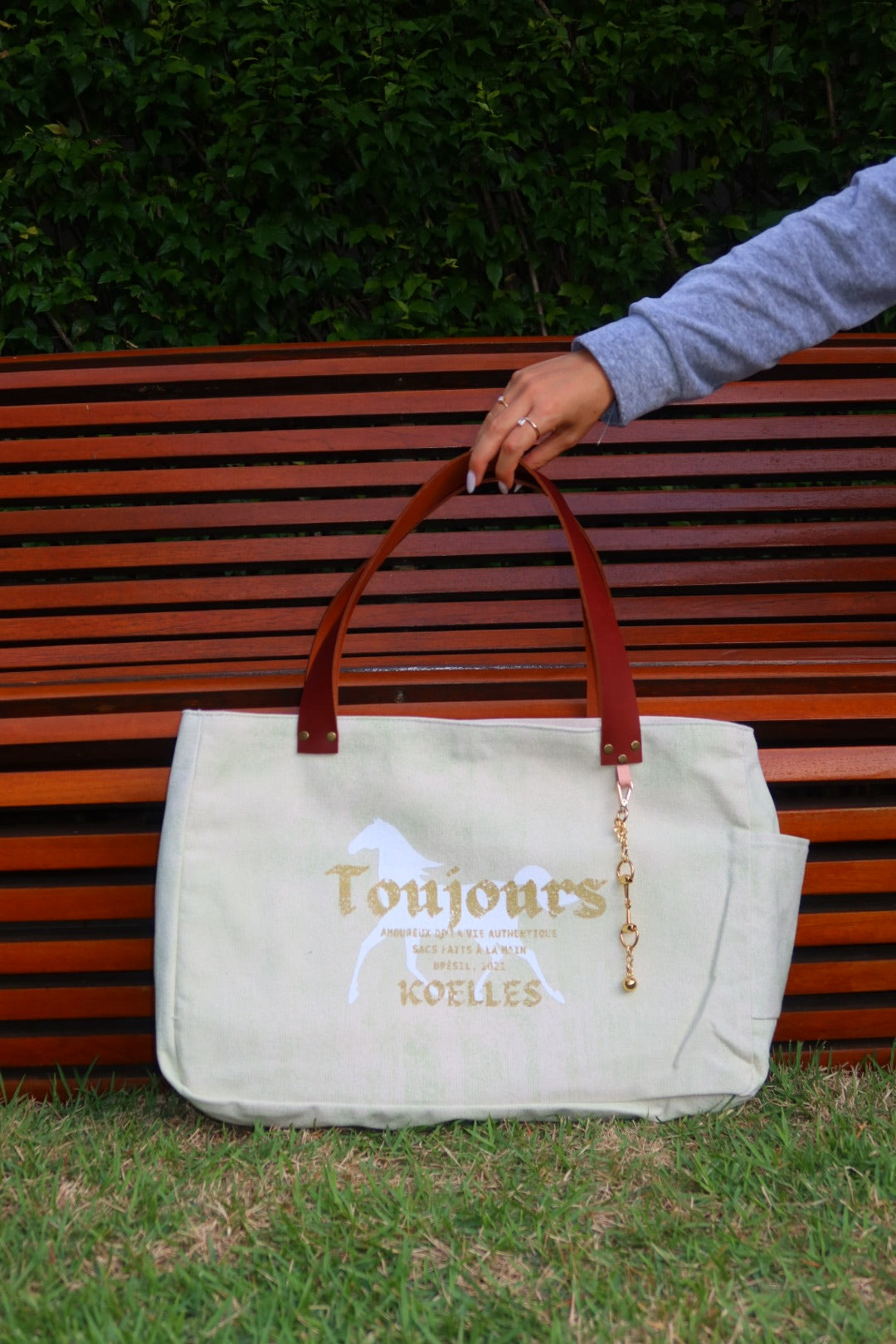 Bolsa Wallow Verde com Alça de Couro Marrom