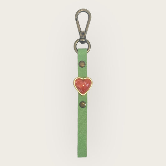 Chaveiro Verde com Coração Vermelho