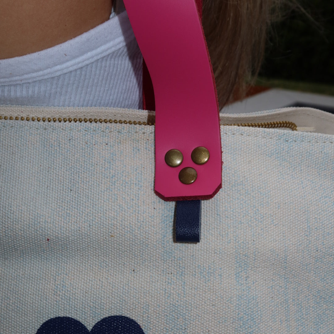 Bolsa Wallow Azul com Alça de Couro Rosa com Zíper