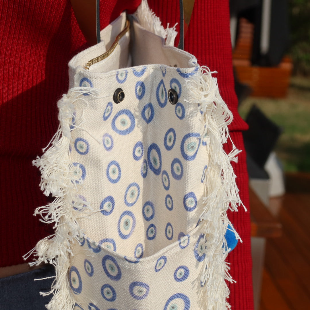 Bolsa Wallow Good Vibes Azul com Alça de Couro Dourado com Zíper