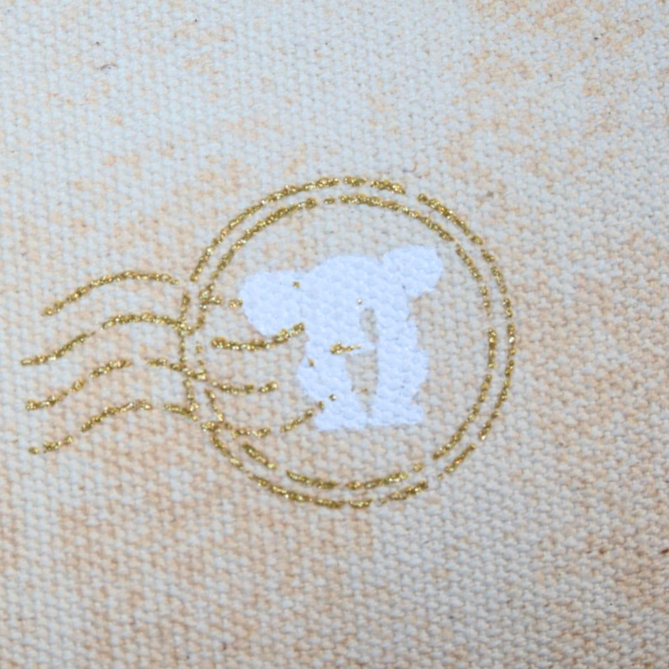 Necessaire Flat Bege Estampada (Dourado e Branco)