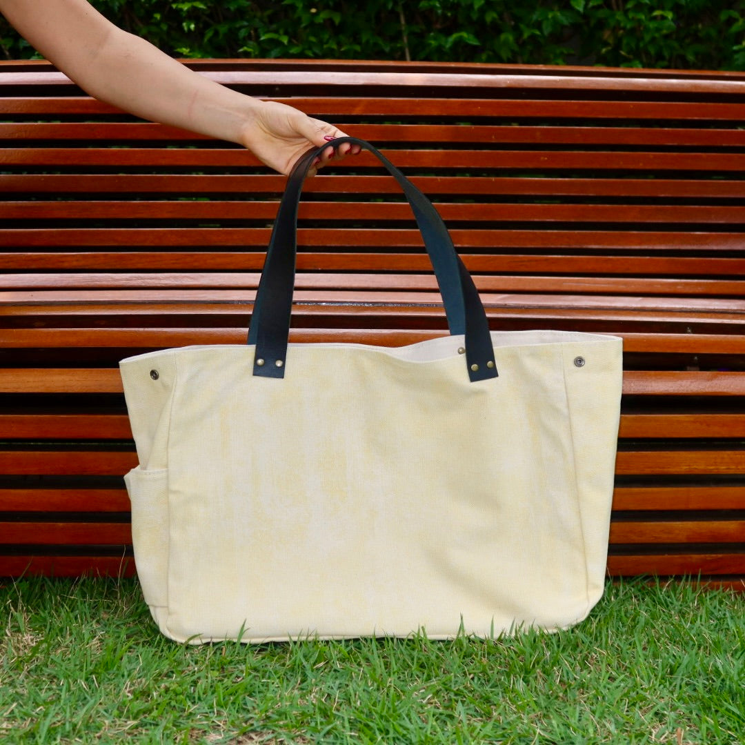 Bolsa Wallow Amarela com Alça de Couro Preto