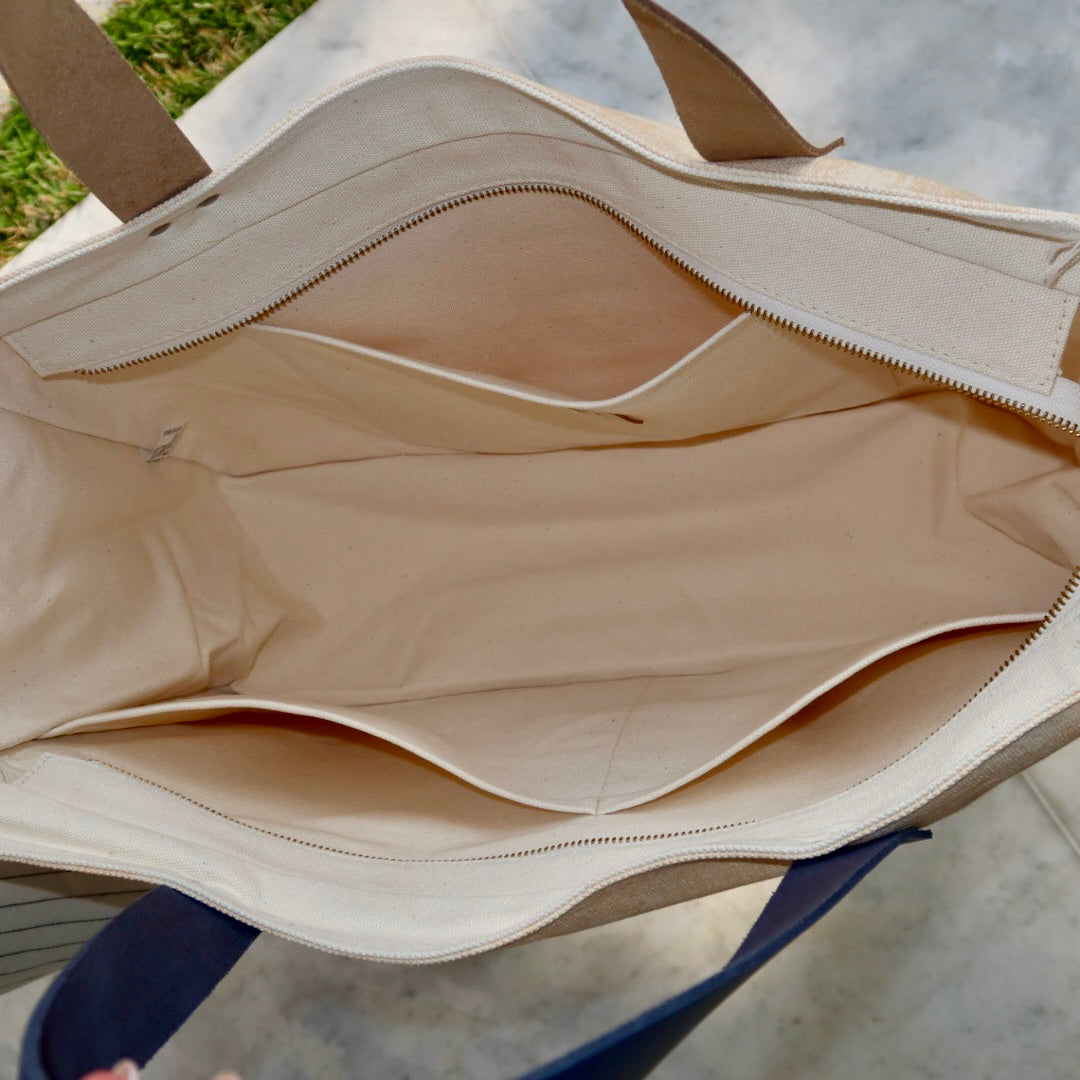 Bolsa Wallow Laranja com Alça de Couro Duo Marinho e Off White com Zíper